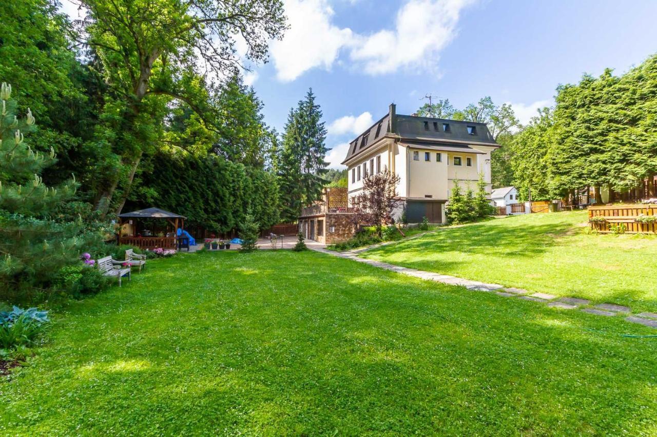 Penzion Kokorin Forest Villa Konradov Exterior foto