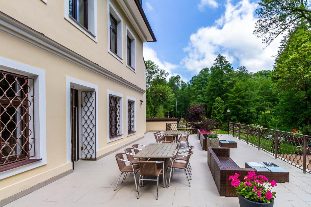 Penzion Kokorin Forest Villa Konradov Exterior foto